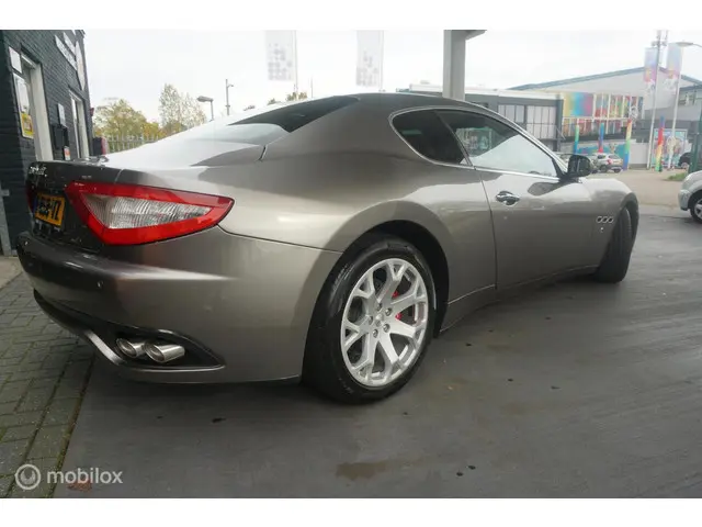 Maserati GranTurismo 4.2 V8 LAGE KM STAND!! 2012 Benzine 9