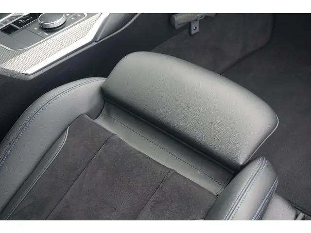 BMW 3 Serie Sedan 318i 2021 Benzine 9