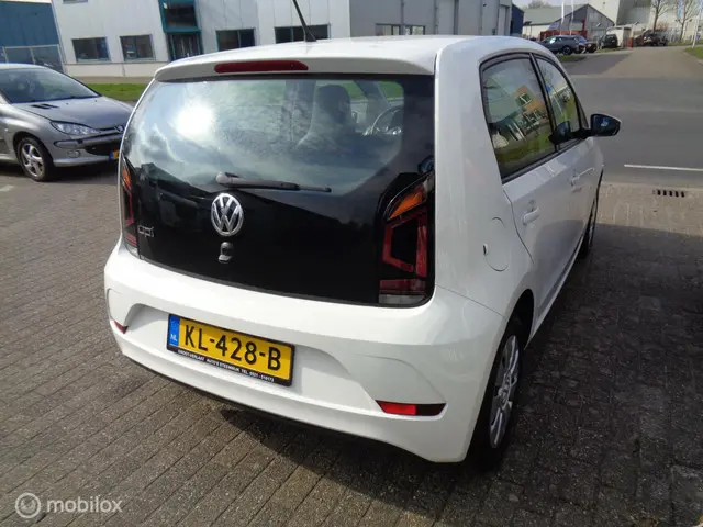 Volkswagen up! 1.0 BMT move up! 2016 Benzine 6