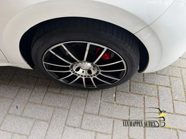 Peugeot 208 1.2 VTi Allure 2014 Benzine 7