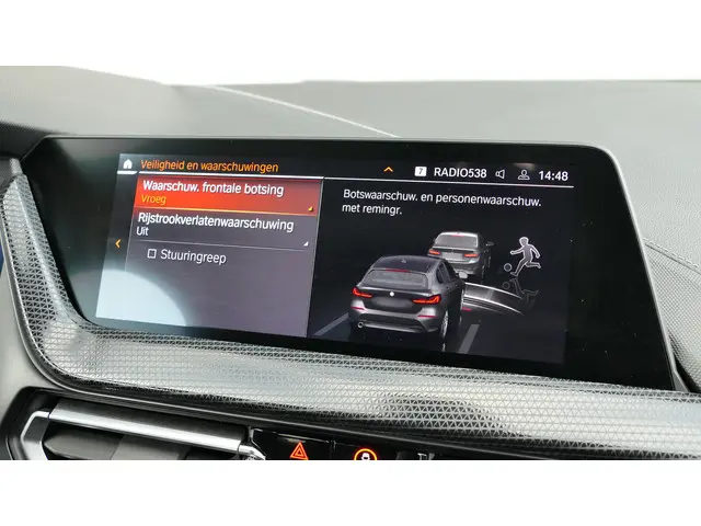 BMW 1 Serie 118i Executive Edition 2020 Benzine 41