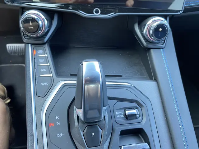 Lynk & Co 01 1.5 2023 Hybride Benzine 21