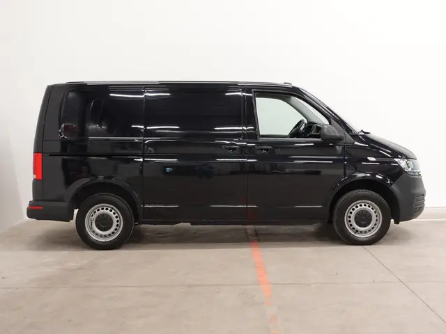 Volkswagen Transporter 110pk L1H1 2020 Diesel 32