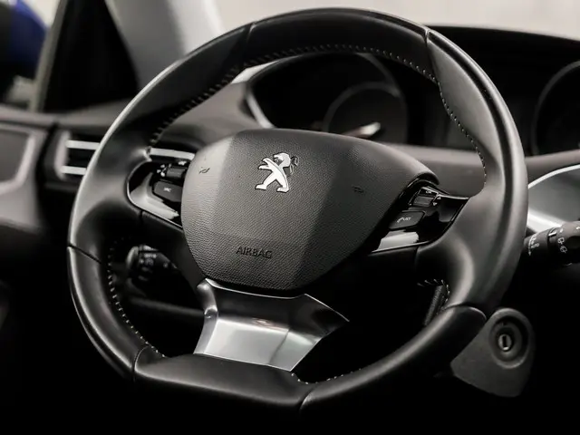 Peugeot 308 SW 1.2 PureTech Sport 2020 Benzine 18