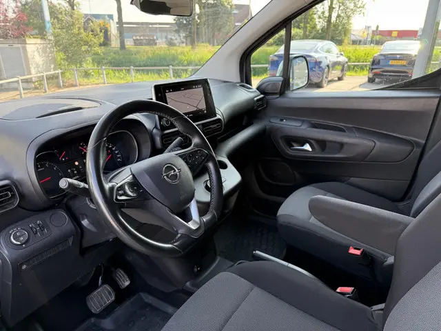 Opel Combo 1.5D L2H1 Innovation 2020 Diesel 10