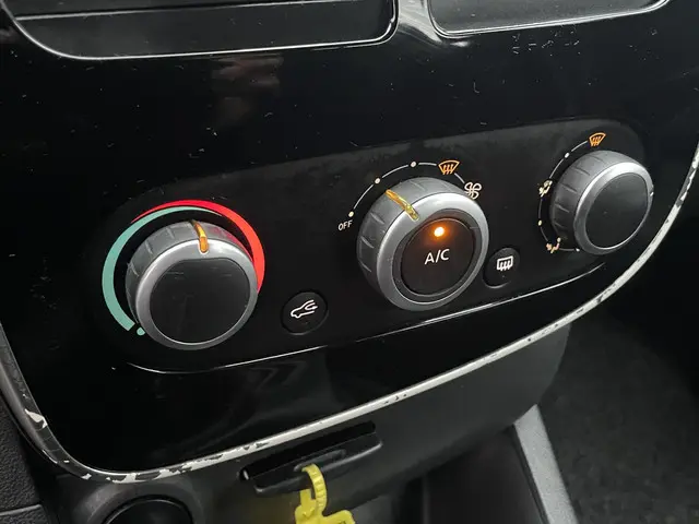 Renault Clio 0.9 TCe Eco2 Expression 2016 Benzine 23