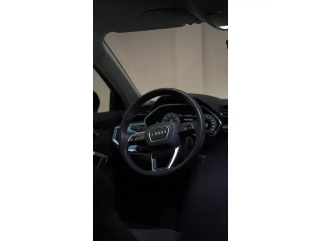 Audi Q3 45 TFSI e S line 2022 Hybride Benzine 24