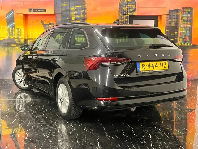 Škoda Octavia Combi 1.0 TSI Business Edition 2022 Benzine 2