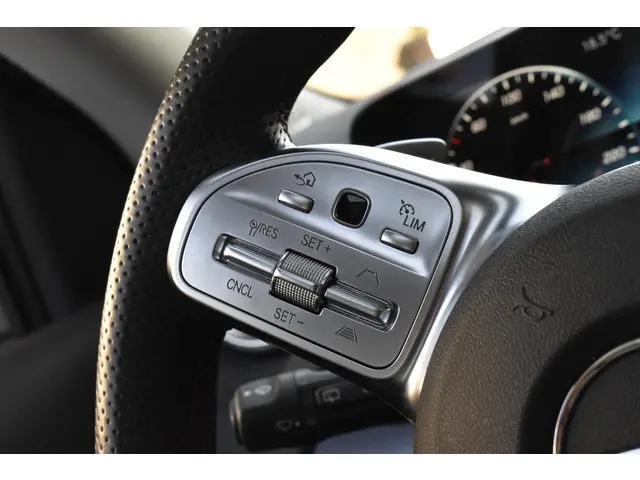 Mercedes-Benz GLA 250 e AMG Line 2022 Hybride Benzine 11