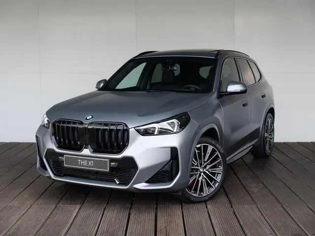 BMW X1 xDrive23i 2025 Benzine 46