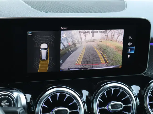 Mercedes-Benz 200-klasse GLB AMG line 2020 Benzine 24