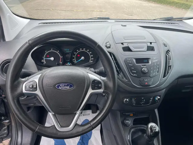 Ford Transit Courier 1.5 TDCI Trend 2017 Diesel 7