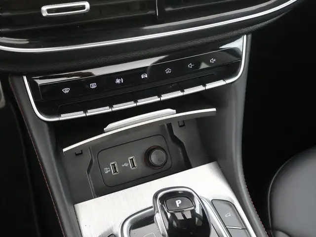 MG EHS 1.5 TGDI PHEV Luxury 2021 Hybride Benzine 25