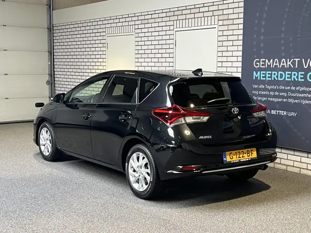 Toyota Auris 1.2T Dynamic 1300kg trekgewicht 2019 Benzine 4