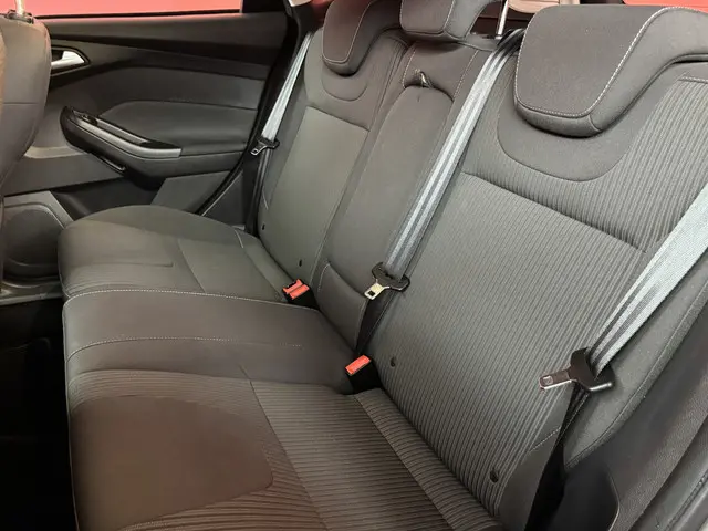 Ford Focus Wagon 1.6 TDCI Titanium 2015 Diesel 8