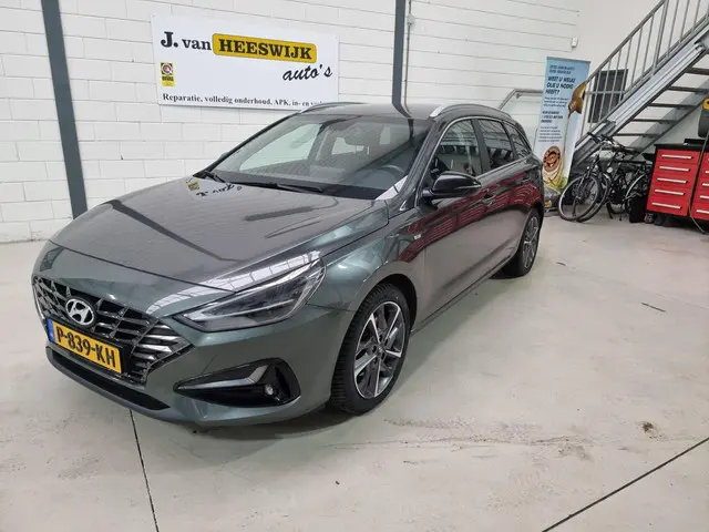 Hyundai i30 Wagon 1.5 T-GDi MHEV Premium 2022 Benzine 30