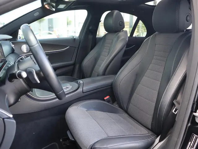 Mercedes-Benz E-Klasse 300 e 2020 Hybride Benzine 14