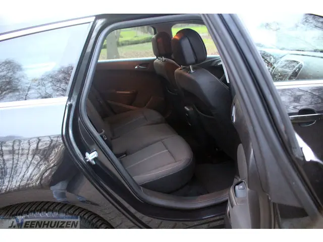 Opel Astra Sports Tourer 1.4 Turbo Blitz 2015 Benzine 11