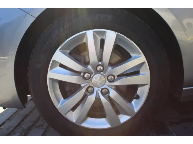 Peugeot 308 SW 1.2 PureTech Blue Executive 2015 Benzine 19