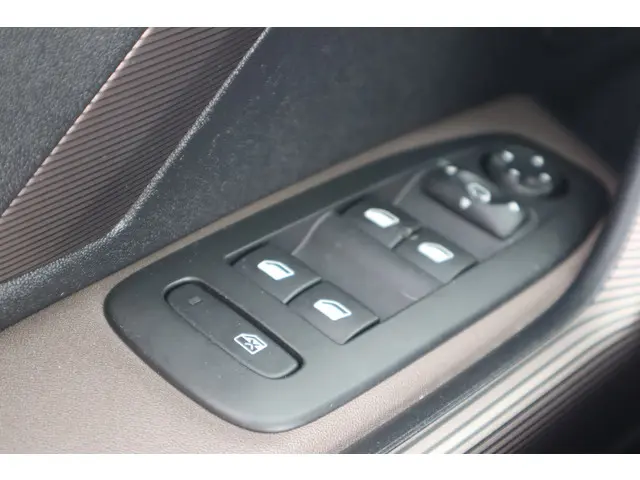 Peugeot 2008 1.6 VTi Féline 2013 Benzine 15