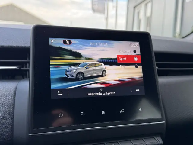 Renault Clio 1.0 TCe 92pk Intens 2022 Benzine 20