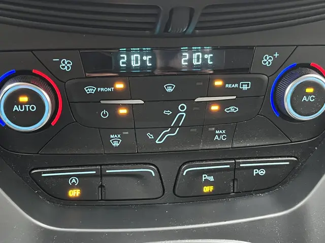 Ford C-MAX 1.0 Titanium 2017 Benzine 21