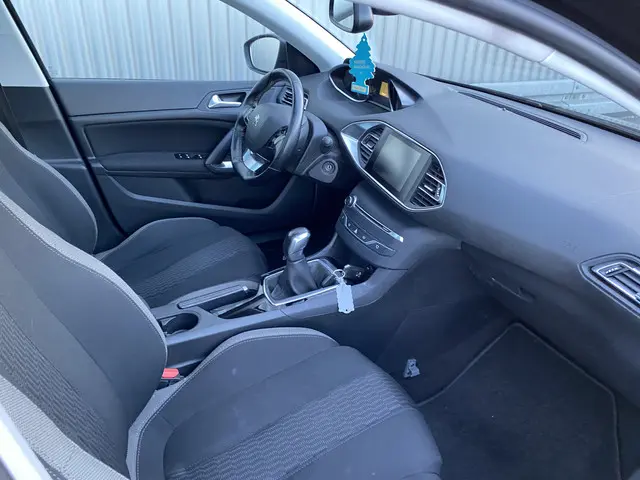 Peugeot 308 1.2 PureTech Style 2016 Benzine 17
