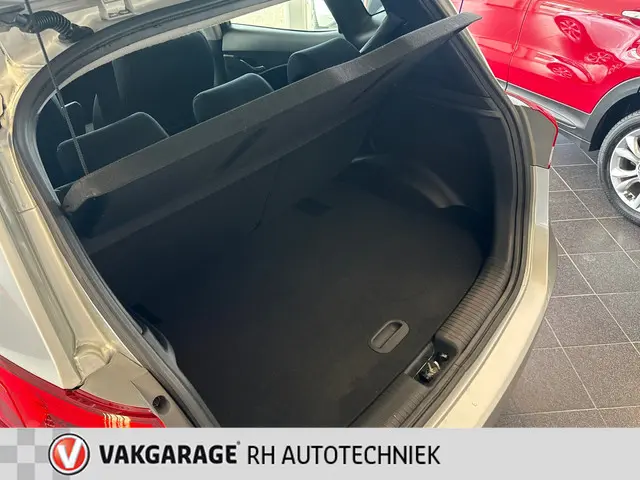 Hyundai ix20 1.4i Go! 2017 Benzine 22