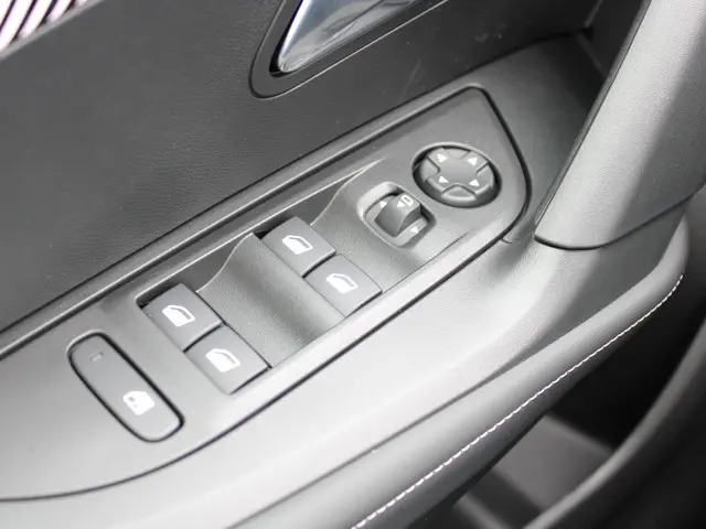 Peugeot e-2008 EV Allure 50 kWh 2025 Elektrisch 27