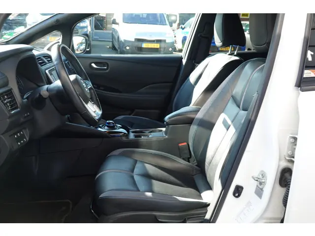 Nissan Leaf E+ N-Connecta 62 kWh soh 92% 2019 Elektrisch 8