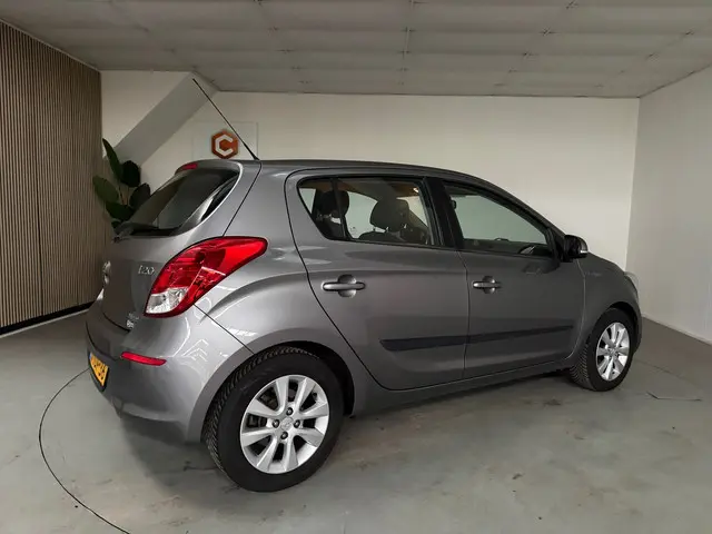 Hyundai i20 1.2i i-Deal Airco, LMV 2014 Benzine 7
