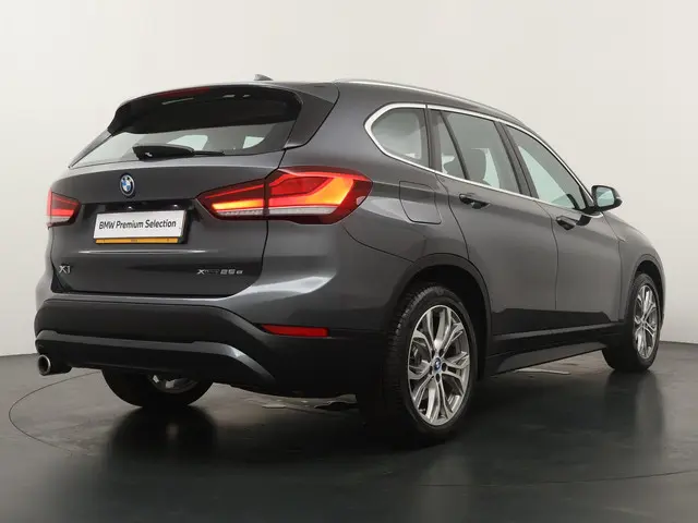 BMW X1 xDrive25e 2022 Hybride Benzine 9