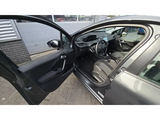 Peugeot 208 1.2 VTi Blue Lease 2012 Benzine 13