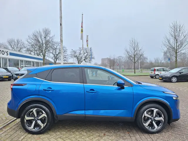 Nissan QASHQAI 1.3 MHEV Business 2023 Hybride Benzine 7