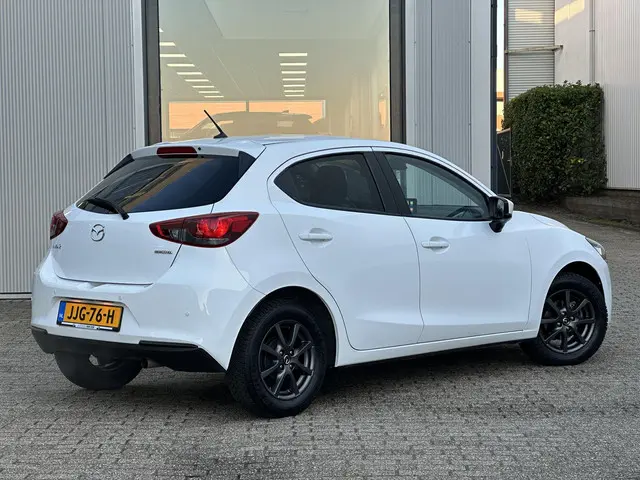 Mazda 2 2