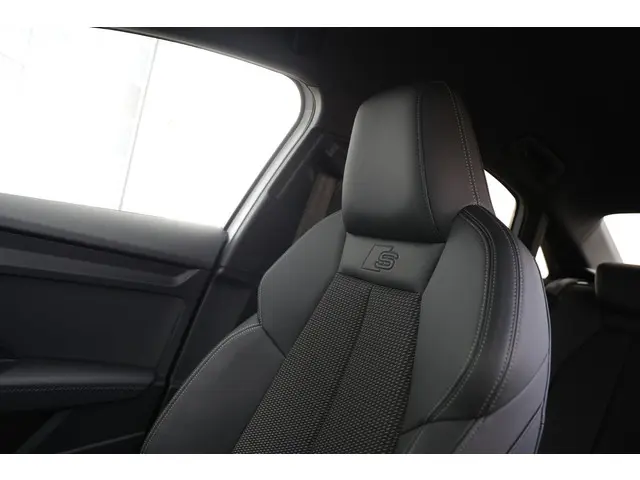 Audi A3 Limousine 35 TFSI 3x S-Line 150PK 2023 Benzine 51