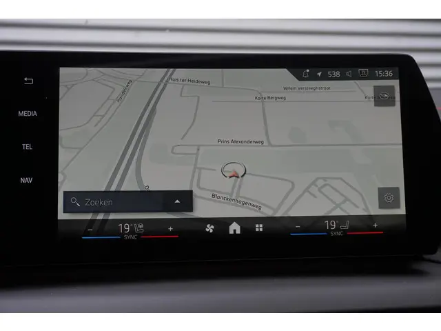 BMW 1 Serie 5-deurs 120 2025 Benzine 23