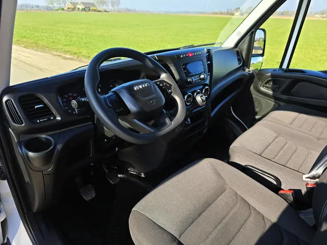Iveco Daily 35S14V 2.3 352L H2 2022 Diesel 20