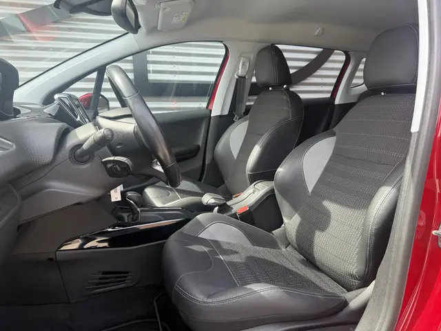 Peugeot 2008 1.2 PureTech Allure 2018 Benzine 8