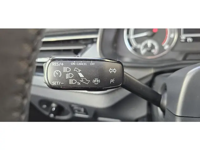 Škoda Kamiq TSI 110 DSG Ambition 2022 Benzine 26