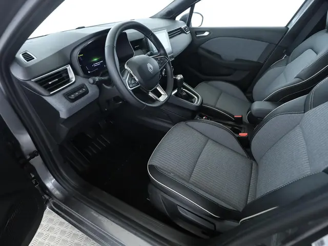 Renault Clio 1.0 TCe 90 GPF techno 2025 Benzine 18