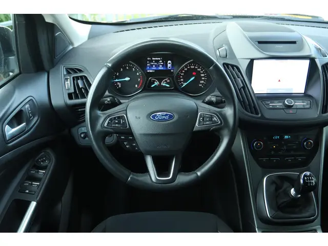Ford Kuga 1.5 ECOBOOST TITANIUM 2020 Benzine 19