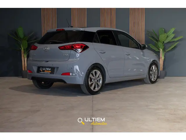 Hyundai i20 1.2 HP i-Motion Premium 2015 Benzine 2
