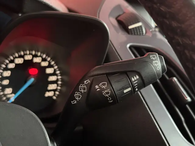 Ford Tourneo Connect Compact 1.0 Titanium 2015 Benzine 32