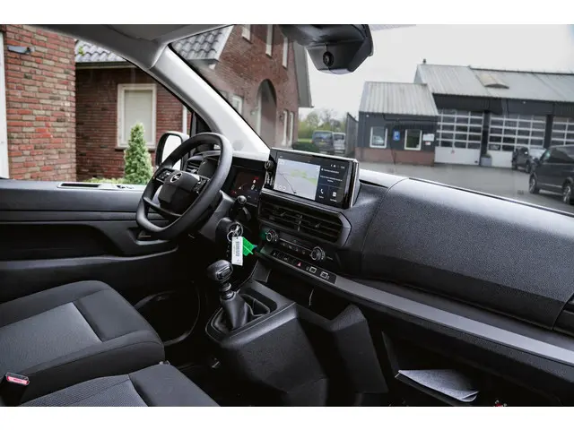 Opel Vivaro 1.5 Diesel 120pk L3H1 2024 Diesel 4