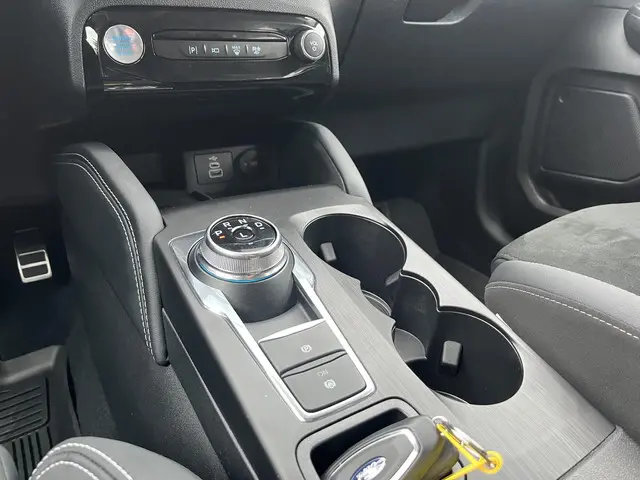Ford Kuga 2.5 PHEV Active X 2024 Hybride Benzine 21