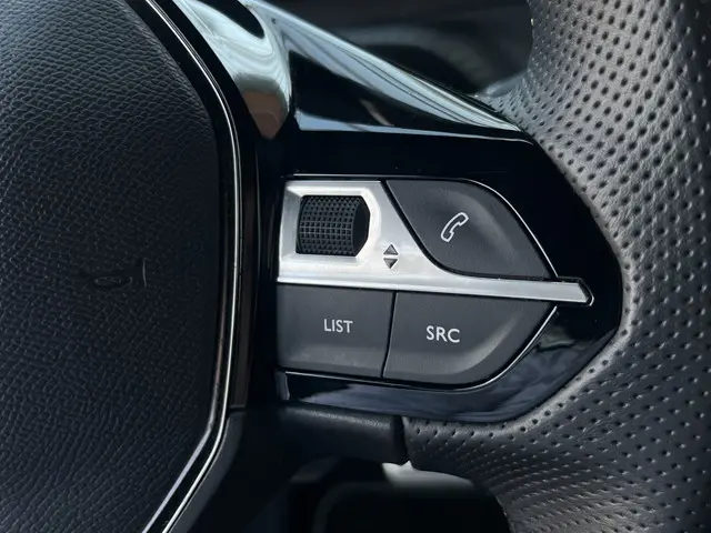 Peugeot e-2008 EV GT 54 kWh 2024 Elektrisch 20