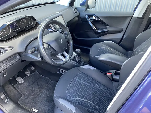 Peugeot 208 1.2 VTi Active 2013 Benzine 3