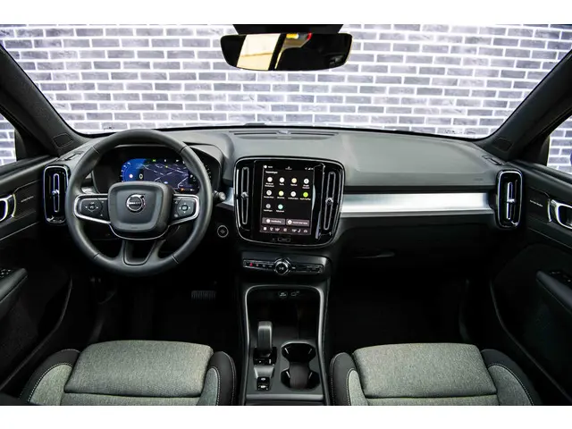 Volvo XC40 2.0 B3 Business Edition 2025 Benzine 6