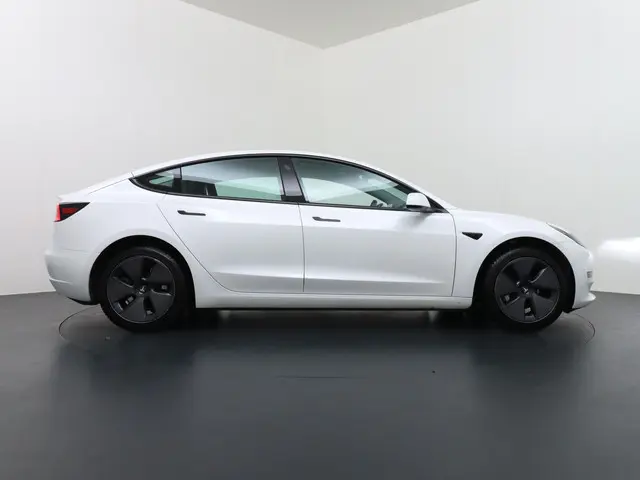 Tesla Model 3 Long Range RWD 75 kWh 2023 Elektrisch 8